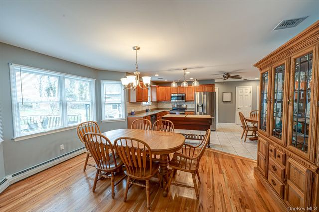 68 Vineyard Way, Aquebogue, NY 11931