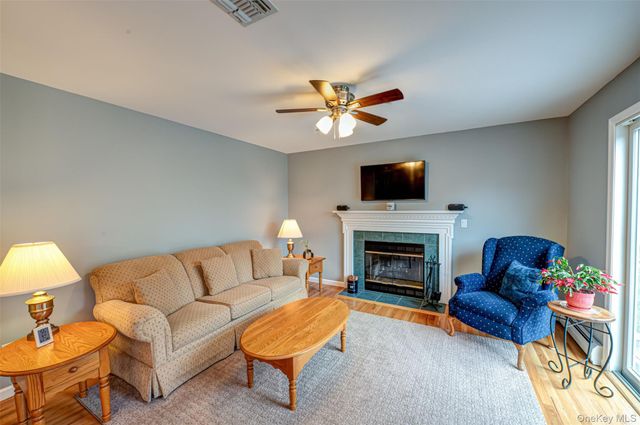 68 Vineyard Way, Aquebogue, NY 11931