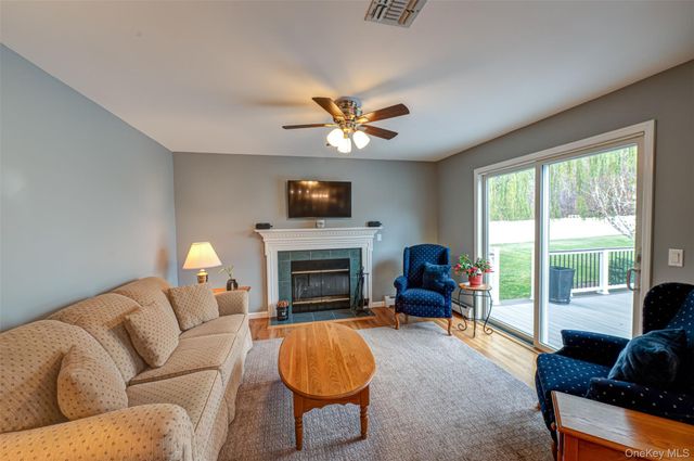 68 Vineyard Way, Aquebogue, NY 11931