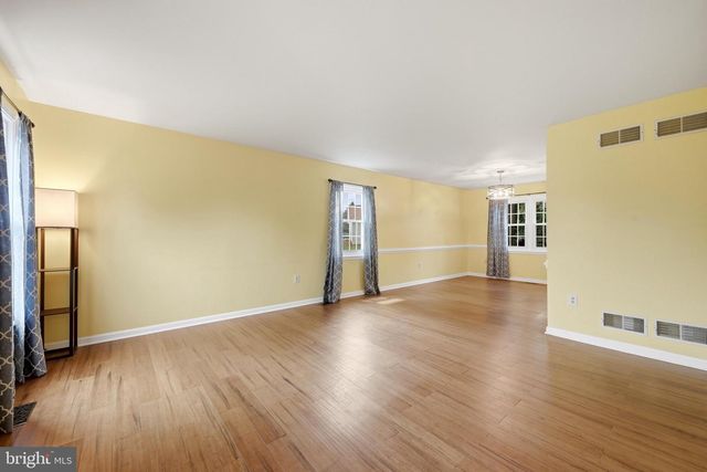 302 AMBLER LN, Falling Waters, WV 25419