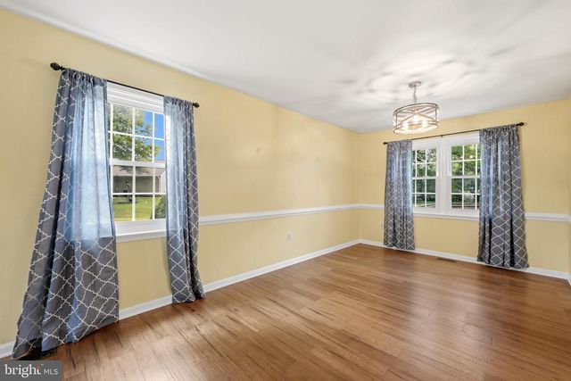 302 AMBLER LN, Falling Waters, WV 25419