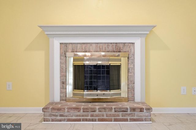 302 AMBLER LN, Falling Waters, WV 25419
