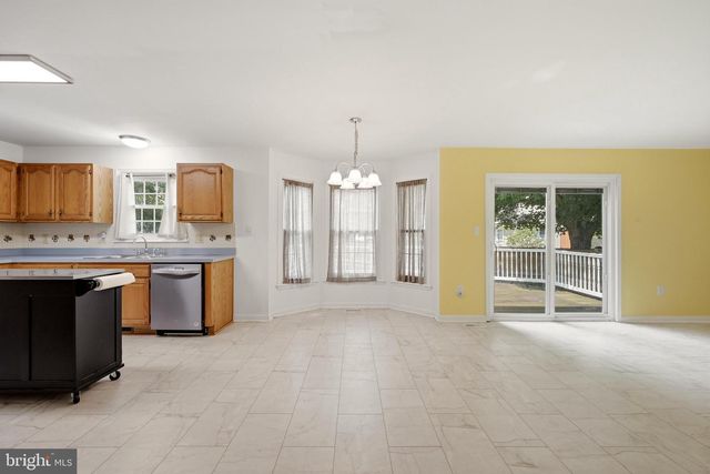 302 AMBLER LN, Falling Waters, WV 25419