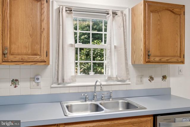 302 AMBLER LN, Falling Waters, WV 25419