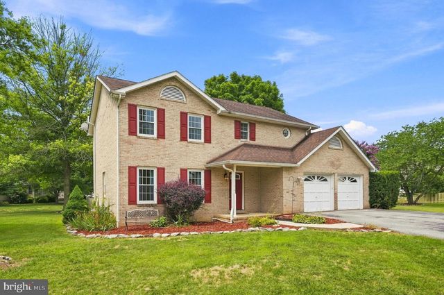 302 AMBLER LN, Falling Waters, WV 25419