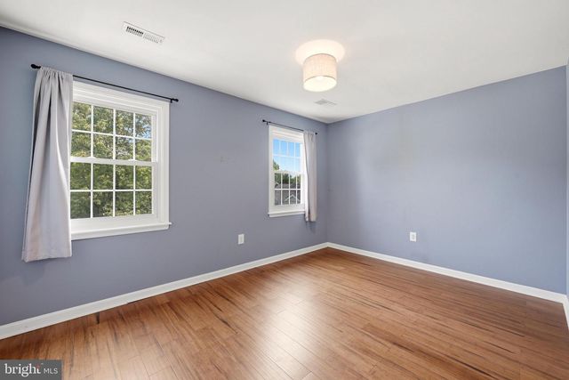 302 AMBLER LN, Falling Waters, WV 25419