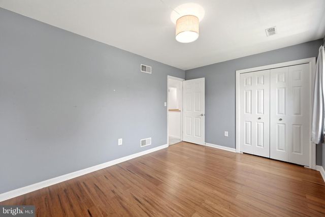 302 AMBLER LN, Falling Waters, WV 25419