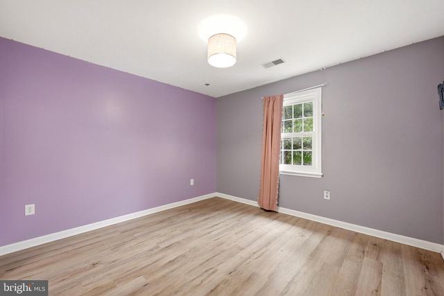 302 AMBLER LN, Falling Waters, WV 25419