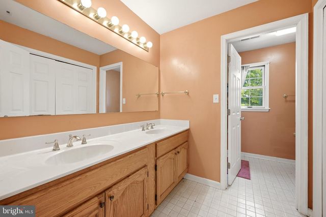 302 AMBLER LN, Falling Waters, WV 25419
