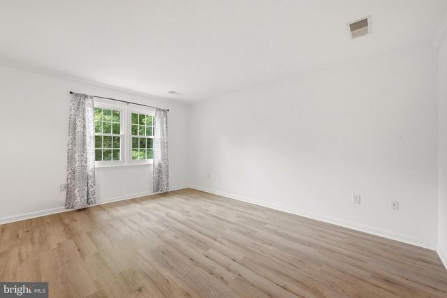 302 AMBLER LN, Falling Waters, WV 25419
