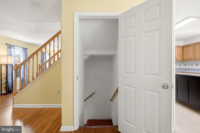 302 AMBLER LN, Falling Waters, WV 25419