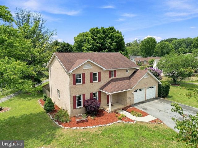 302 AMBLER LN, Falling Waters, WV 25419