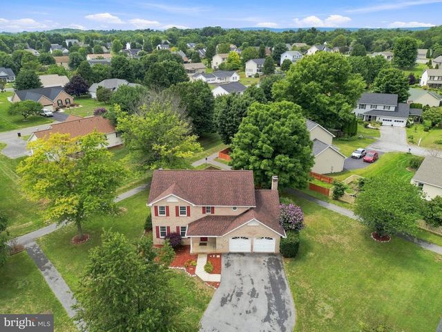 302 AMBLER LN, Falling Waters, WV 25419