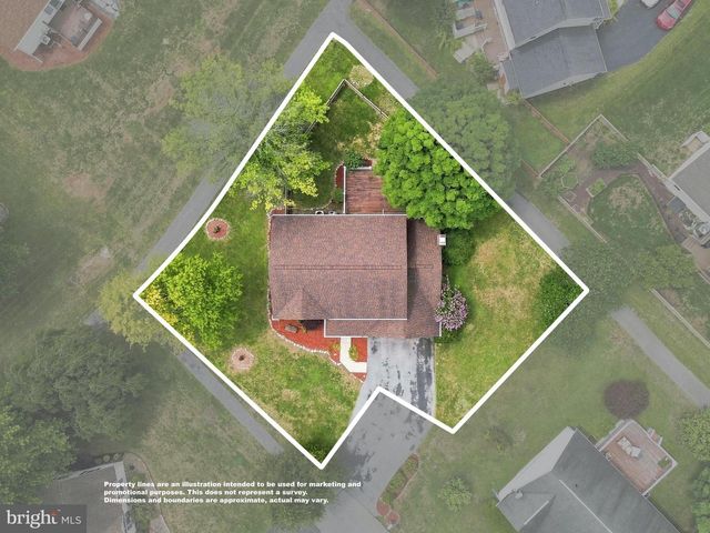 302 AMBLER LN, Falling Waters, WV 25419