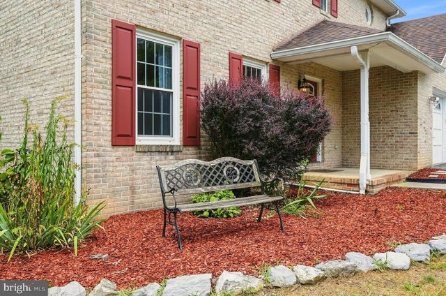 302 AMBLER LN, Falling Waters, WV 25419