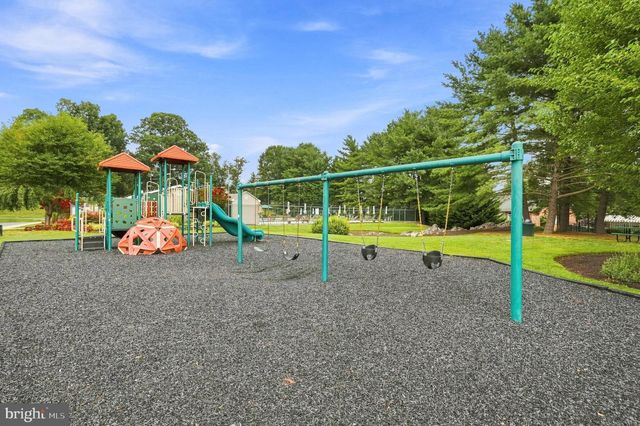 302 AMBLER LN, Falling Waters, WV 25419