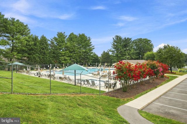 302 AMBLER LN, Falling Waters, WV 25419
