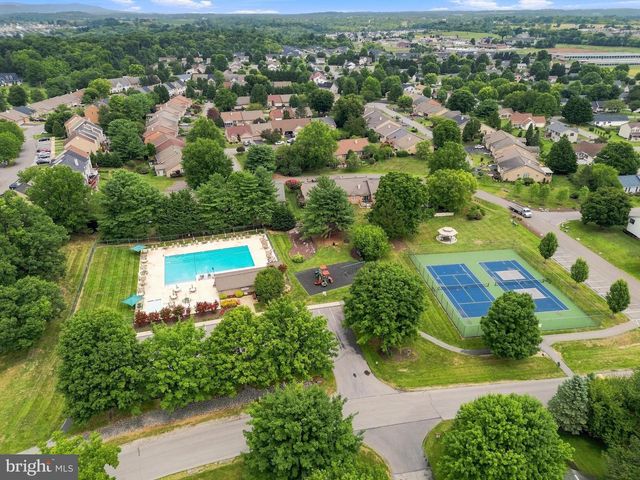 302 AMBLER LN, Falling Waters, WV 25419