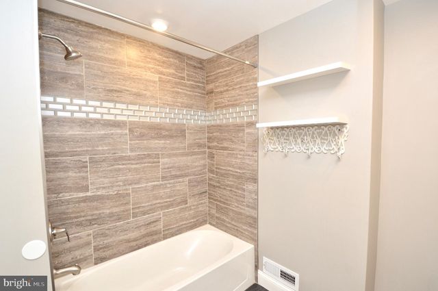 561 COVERED BRIDGE RD, Cherry Hill, NJ 08034