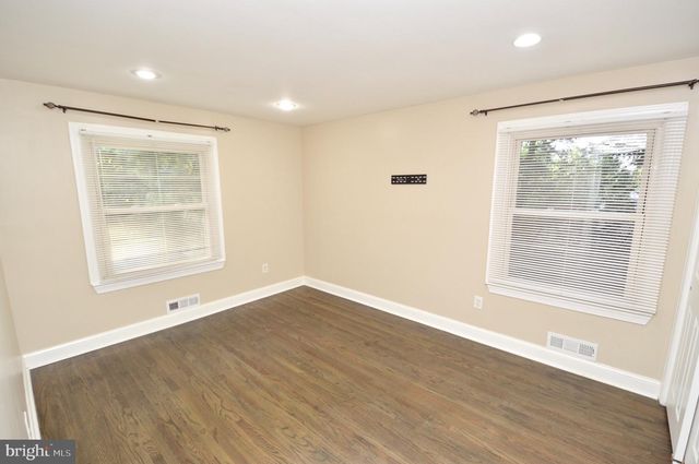 561 COVERED BRIDGE RD, Cherry Hill, NJ 08034