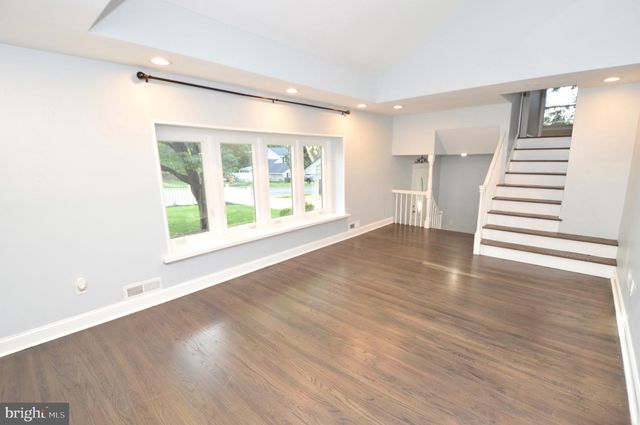 561 COVERED BRIDGE RD, Cherry Hill, NJ 08034