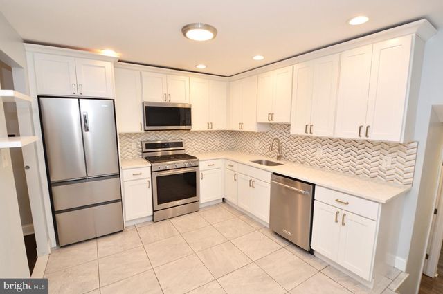 561 COVERED BRIDGE RD, Cherry Hill, NJ 08034