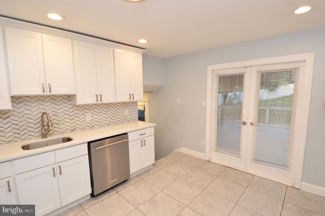 561 COVERED BRIDGE RD, Cherry Hill, NJ 08034