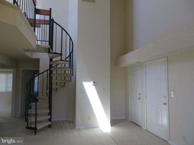 6008-C CURTIER, Alexandria, VA 22310