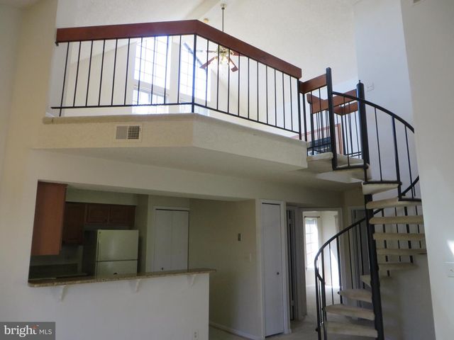 6008-C CURTIER, Alexandria, VA 22310