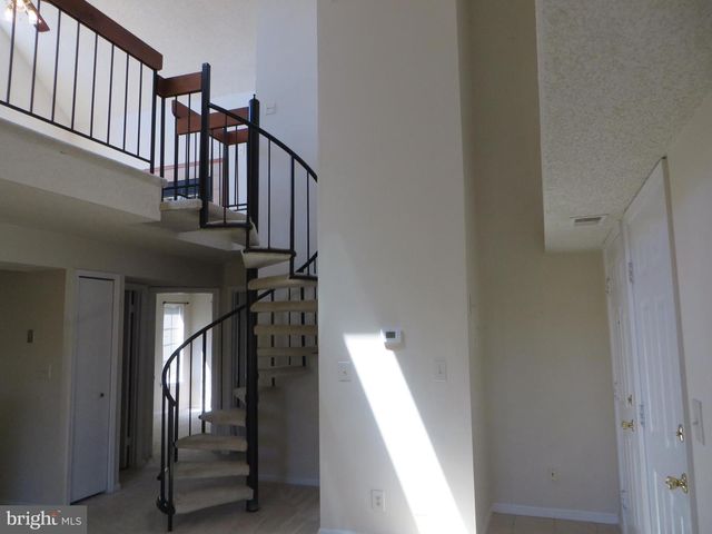 6008-C CURTIER, Alexandria, VA 22310