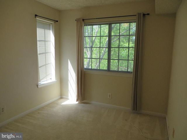 6008-C CURTIER, Alexandria, VA 22310