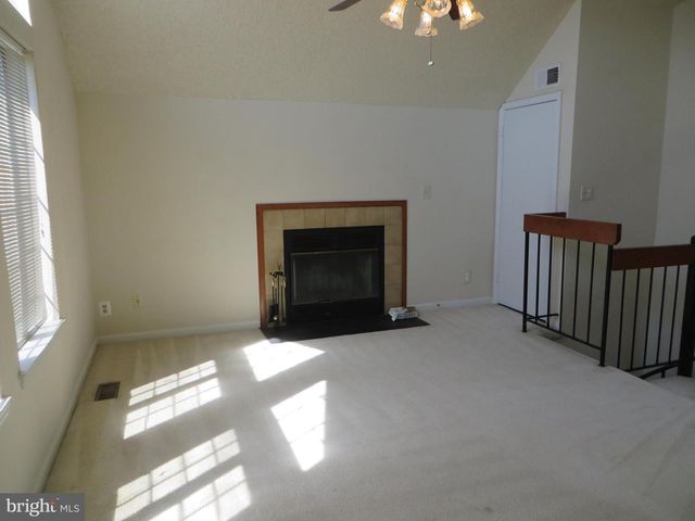 6008-C CURTIER, Alexandria, VA 22310