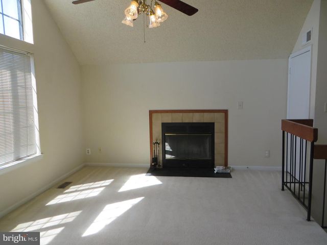 6008-C CURTIER, Alexandria, VA 22310