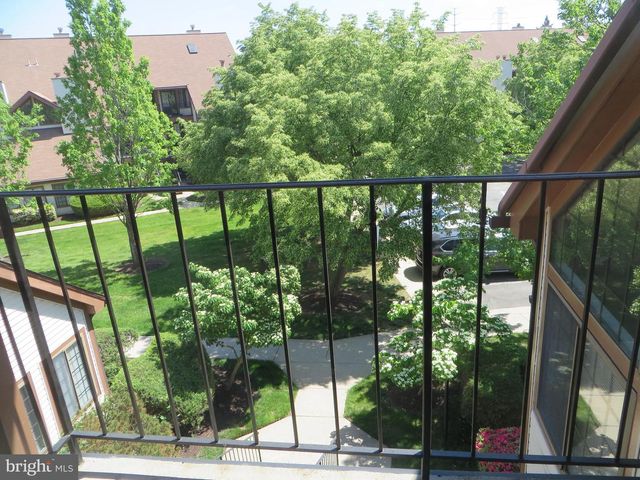 6008-C CURTIER, Alexandria, VA 22310