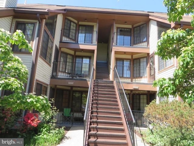 6008-C CURTIER, Alexandria, VA 22310