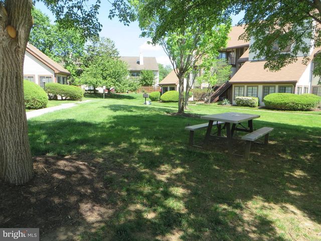 6008-C CURTIER, Alexandria, VA 22310