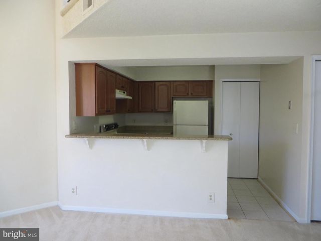 6008-C CURTIER, Alexandria, VA 22310