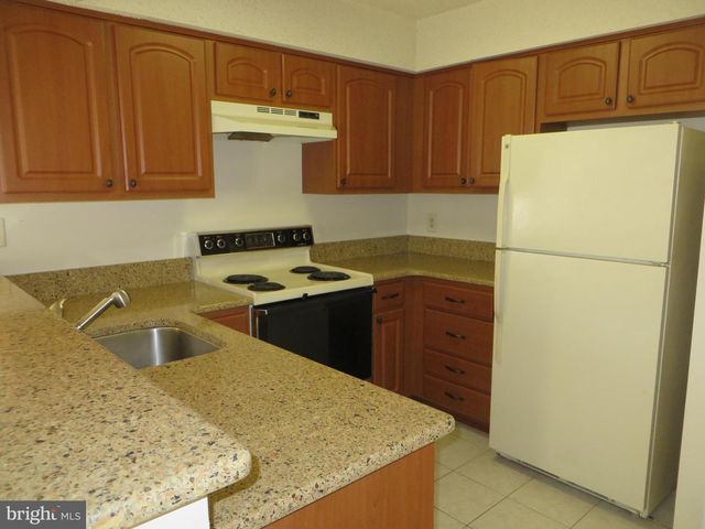 6008-C CURTIER, Alexandria, VA 22310