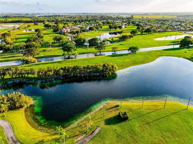 2835 Fairways Dr, Homestead, FL 33035