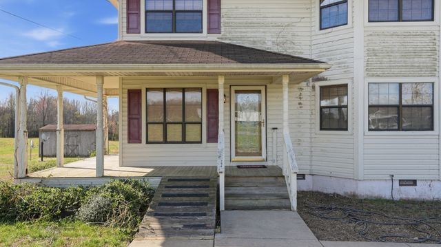 57 E Crystal Springs Rd, Kelso, TN 37348