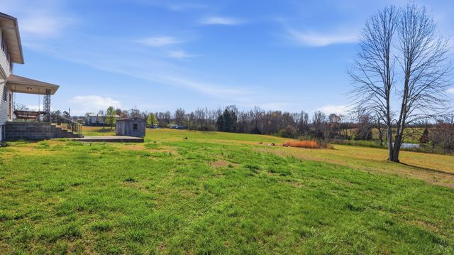 57 E Crystal Springs Rd, Kelso, TN 37348