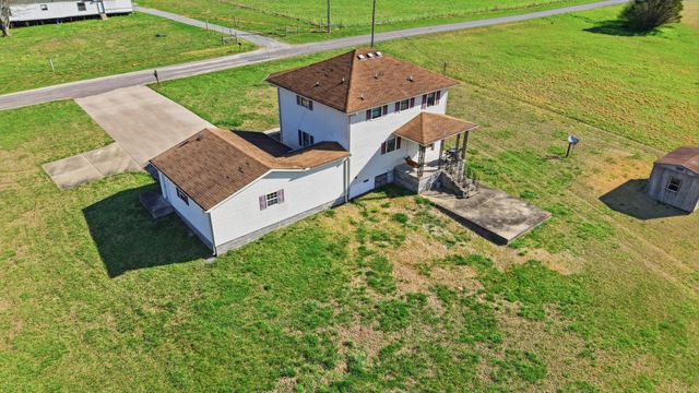 57 E Crystal Springs Rd, Kelso, TN 37348