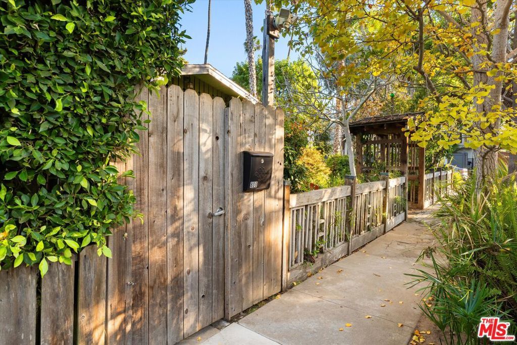808 Venezia Avenue, Venice, CA 90291 — photo 3