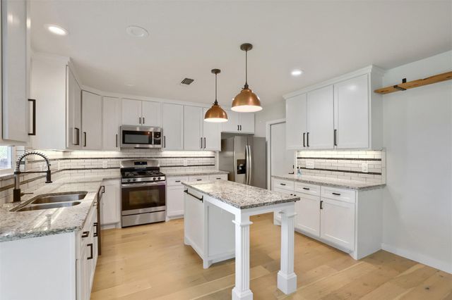 1602 Thornridge RD, Austin, TX 78758