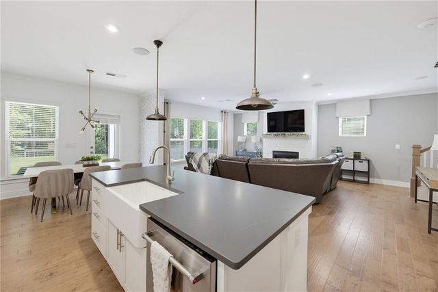 6156 Collins Road NW, Acworth, GA 30101