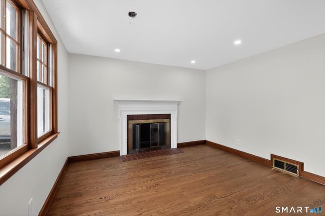 30 Jarvis Road, Manchester, CT 06040