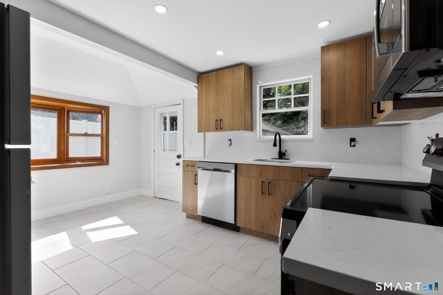 30 Jarvis Road, Manchester, CT 06040