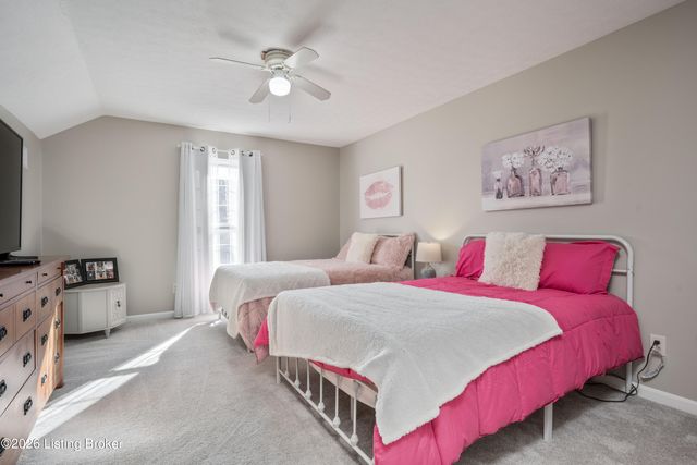 4464 Southbridge Ct, Louisville, KY 40272