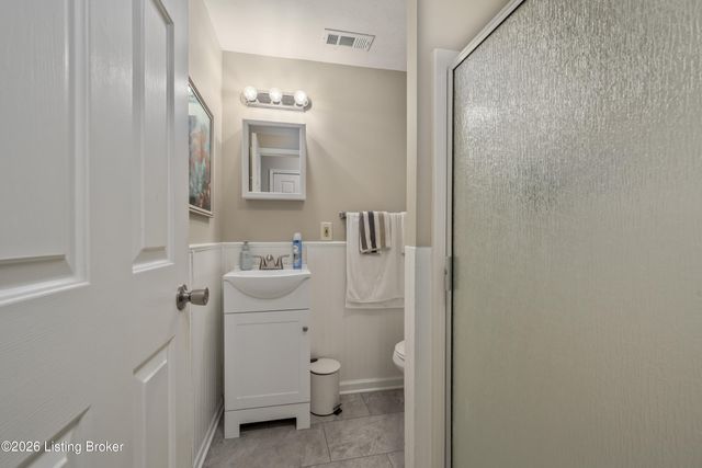 4464 Southbridge Ct, Louisville, KY 40272