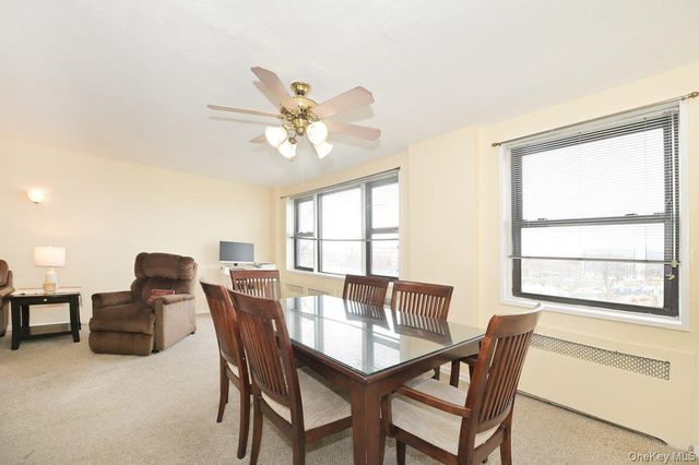 1 Birchwood Court 5F, Mineola, NY 11501